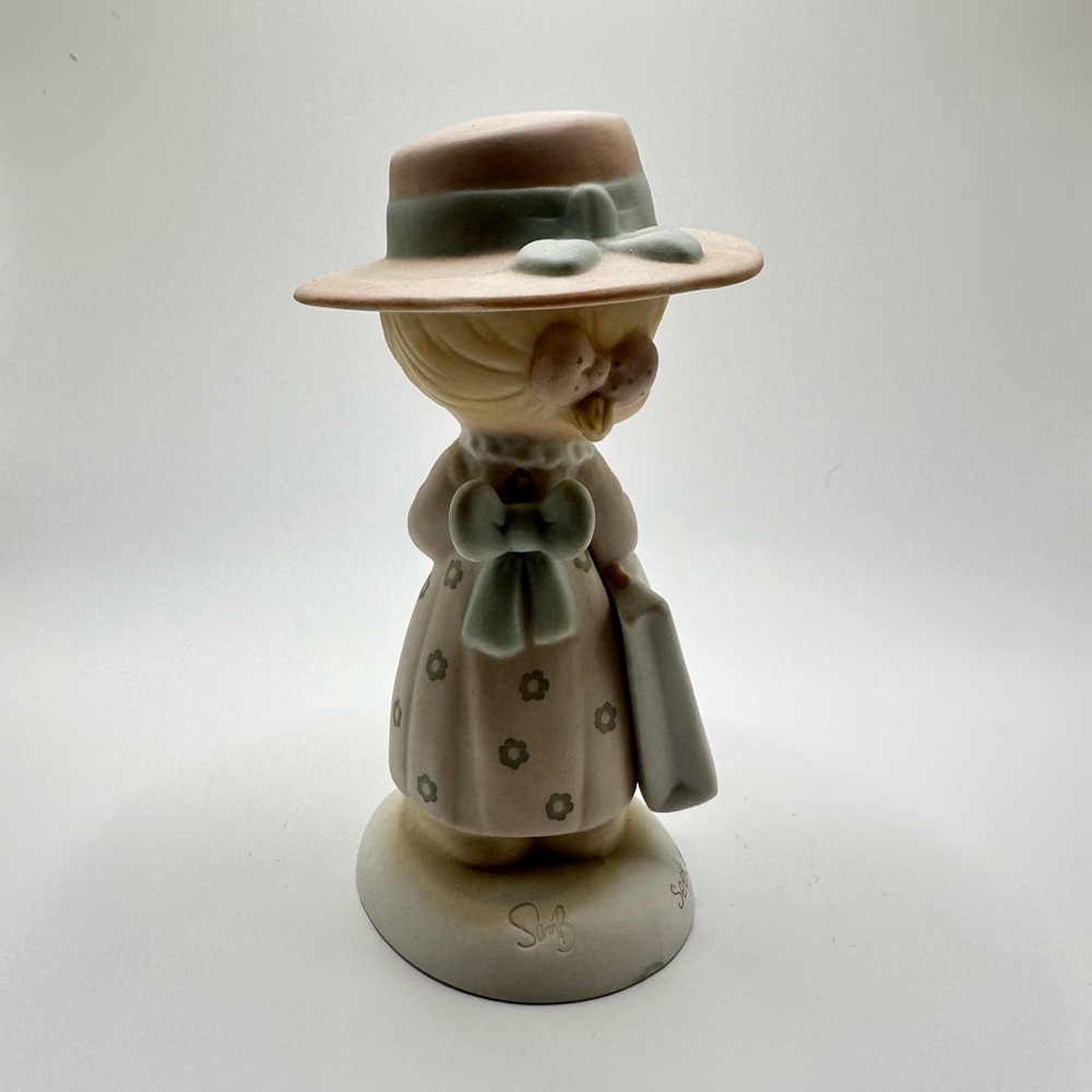 Precious Moments Figurine - Pink Hat & Cream Dress - Picture 5 of 10